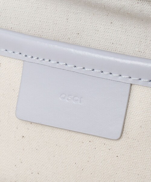 UNITED ARROWS(ユナイテッドアローズ)の「<OSOI>BOAT WIDE MINI バッグ ICY BLUE(ショルダーバッグ・レディース・ライトブルー・FREE)」の3枚目の写真