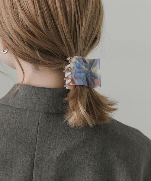 SMELLY(スメリー)の「『再入荷』マーブルスクエアバンス(バレッタ/ヘアクリップ・レディース・ブルー系その他・-)」の2枚目の写真