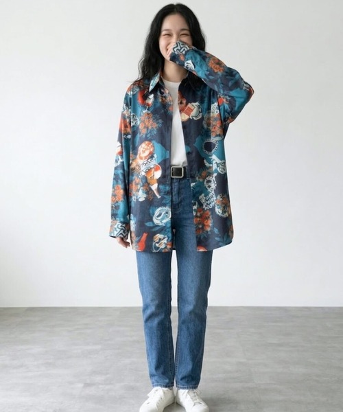 Belle Cie(ベルシー)の「レトロ総柄サテンオーバーシャツ(シャツ/ブラウス・レディース・ブラック・L/M/XXXL/XL)」の3枚目の写真