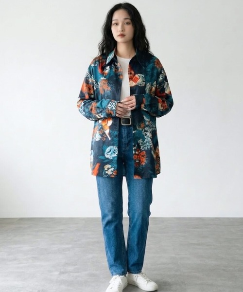 Belle Cie(ベルシー)の「レトロ総柄サテンオーバーシャツ(シャツ/ブラウス・レディース・ブラック・L/M/XXXL/XL)」の2枚目の写真