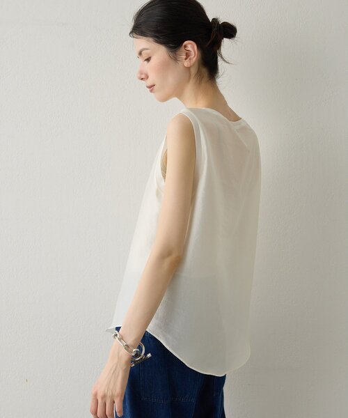 Drawing Numbers（ドローイング ナンバーズ）の「【Drawing Numbers】シャイニーシースルーノースリーブブラウス（シャツ/ブラウス・レディース・ブラック/グレイッシュベージュ/ホワイト・38）」の7枚目の写真