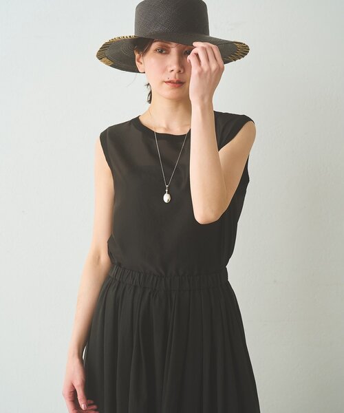 Drawing Numbers（ドローイング ナンバーズ）の「【Drawing Numbers】シャイニーシースルーノースリーブブラウス（シャツ/ブラウス・レディース・ブラック/グレイッシュベージュ/ホワイト・38）」の14枚目の写真