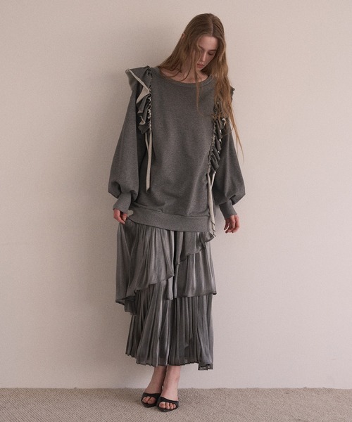MIELI INVARIANT(ミエリインヴァリアント)の「Droopy Frill Sweat Tops(スウェット・レディース・ブラック/グレー・FREE)」の16枚目の写真