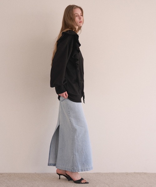 MIELI INVARIANT(ミエリインヴァリアント)の「Droopy Frill Sweat Tops(スウェット・レディース・ブラック/グレー・FREE)」の12枚目の写真