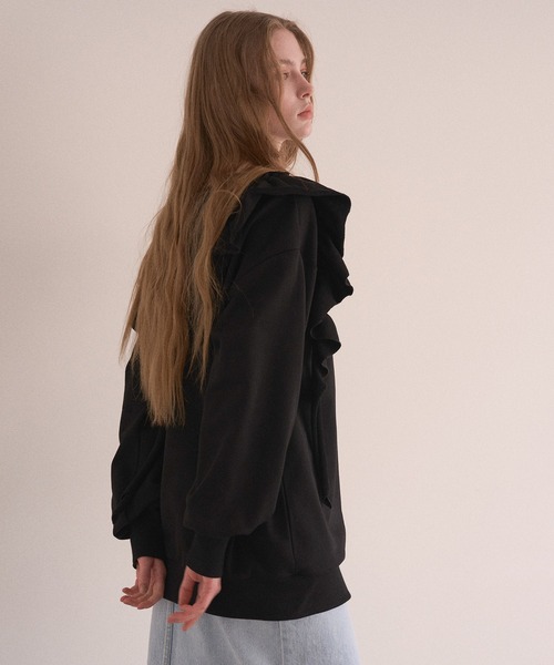 MIELI INVARIANT(ミエリインヴァリアント)の「Droopy Frill Sweat Tops(スウェット・レディース・ブラック/グレー・FREE)」の6枚目の写真