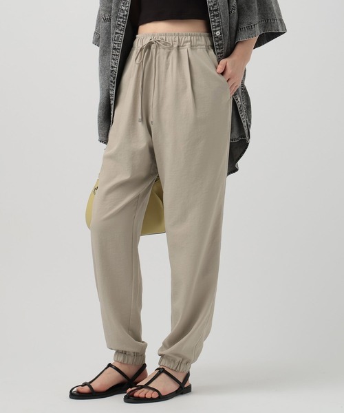 BAYFLOW（ベイフロー）の「[セミストレートシルエットで登場!!]RPタックジョガーパンツ（その他パンツ・レディース・グレイッシュベージュ/カーキ/ピンク/ブラック・SMALL/MEDIUM/LARGE/X-SMALL）」の3枚目の写真