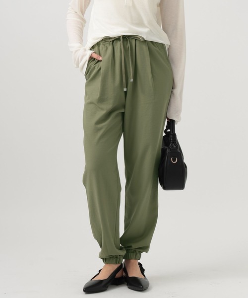 BAYFLOW（ベイフロー）の「[セミストレートシルエットで登場!!]RPタックジョガーパンツ（その他パンツ・レディース・グレイッシュベージュ/カーキ/ピンク/ブラック・SMALL/MEDIUM/LARGE/X-SMALL）」の4枚目の写真