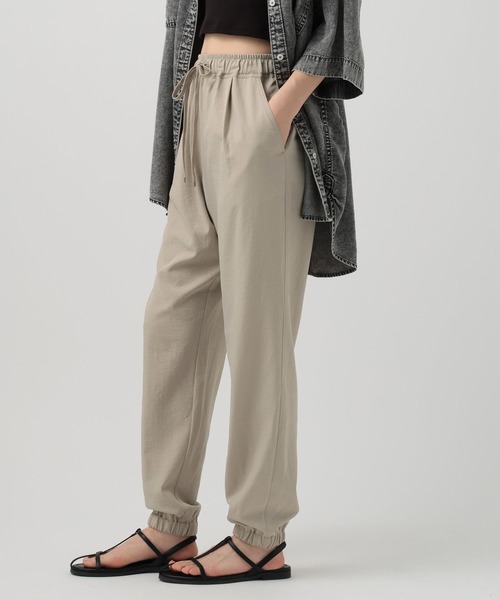 BAYFLOW（ベイフロー）の「[セミストレートシルエットで登場!!]RPタックジョガーパンツ（その他パンツ・レディース・グレイッシュベージュ/カーキ/ピンク/ブラック・SMALL/MEDIUM/LARGE/X-SMALL）」の7枚目の写真