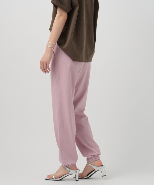 BAYFLOW（ベイフロー）の「[セミストレートシルエットで登場!!]RPタックジョガーパンツ（その他パンツ・レディース・グレイッシュベージュ/カーキ/ピンク/ブラック・SMALL/MEDIUM/LARGE/X-SMALL）」の18枚目の写真