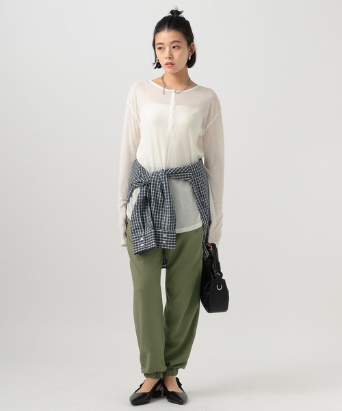 BAYFLOW（ベイフロー）の「[セミストレートシルエットで登場!!]RPタックジョガーパンツ（その他パンツ・レディース・グレイッシュベージュ/カーキ/ピンク/ブラック・SMALL/MEDIUM/LARGE/X-SMALL）」の20枚目の写真