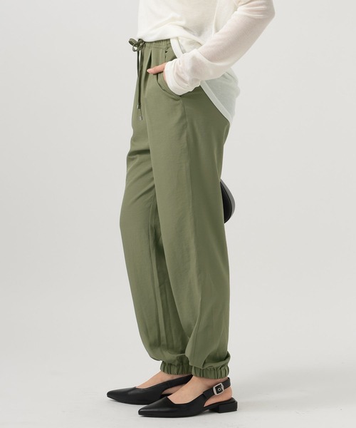 BAYFLOW（ベイフロー）の「[セミストレートシルエットで登場!!]RPタックジョガーパンツ（その他パンツ・レディース・グレイッシュベージュ/カーキ/ピンク/ブラック・SMALL/MEDIUM/LARGE/X-SMALL）」の22枚目の写真