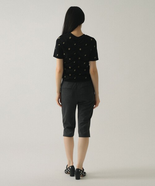 Ray BEAMS(レイビームス)の「フラワー 刺繍 シャーリング Tシャツ(Tシャツ/カットソー・レディース・ブラック/ホワイト系その他6・ONE SIZE)」の9枚目の写真