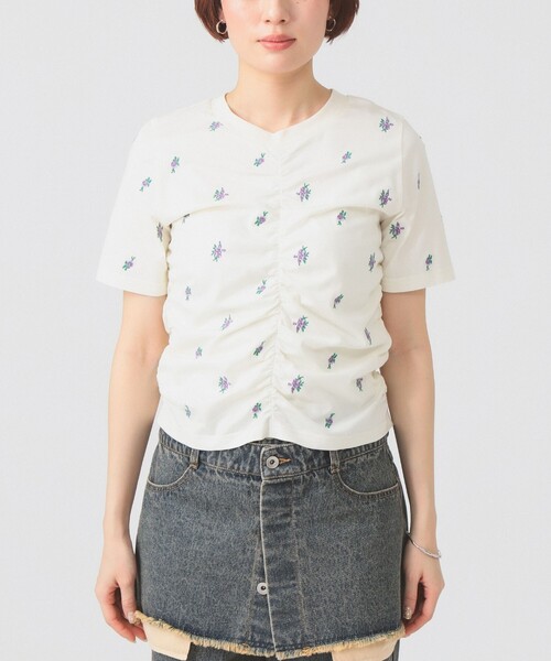 Ray BEAMS(レイビームス)の「フラワー 刺繍 シャーリング Tシャツ(Tシャツ/カットソー・レディース・ブラック/ホワイト系その他6・ONE SIZE)」の11枚目の写真