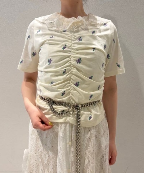 Ray BEAMS(レイビームス)の「【8/6 再値下げ】フラワー 刺繍 シャーリング Tシャツ / 26SS 花柄 洗える コンパクトTシャツ(Tシャツ/カットソー・レディース・ブラック/ホワイト系その他6・ONE SIZE)」の14枚目の写真