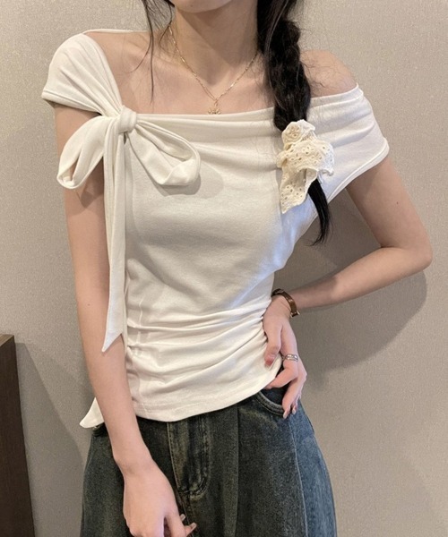 SallyLunn(サリーラン)の「【トレンドライク】ワンショルダートップス(Tシャツ/カットソー・レディース・ホワイト/ブラック/アッシュブラウン・MEDIUM/LARGE)」の2枚目の写真