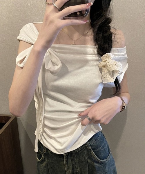 SallyLunn(サリーラン)の「【トレンドライク】ワンショルダートップス(Tシャツ/カットソー・レディース・ホワイト/ブラック/アッシュブラウン・MEDIUM/LARGE)」の10枚目の写真