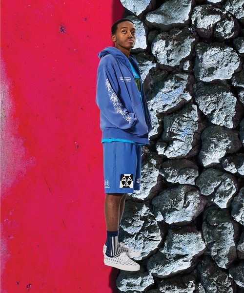 VANS(バンズ)の「ED DAVIS ジップアップフーディー / ED DAVIS ZIP UP HOODIE True Bl VN000VT07WM1(パーカー・メンズ・ブルー・LARGE/SMALL/X-LARGE/MEDIUM)」の10枚目の写真