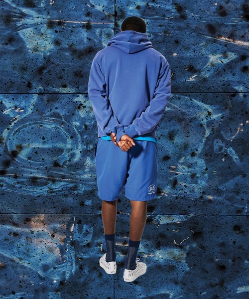 VANS(バンズ)の「ED DAVIS ジップアップフーディー / ED DAVIS ZIP UP HOODIE True Bl VN000VT07WM1(パーカー・メンズ・ブルー・LARGE/SMALL/X-LARGE/MEDIUM)」の11枚目の写真