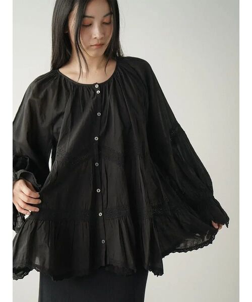 FIKA.(フィーカ)の「2way lace switching blouse(シャツ/ブラウス・レディース・ブラック/ホワイト・FREE)」の2枚目の写真