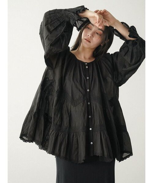 FIKA.(フィーカ)の「2way lace switching blouse(シャツ/ブラウス・レディース・ブラック/ホワイト・FREE)」の3枚目の写真