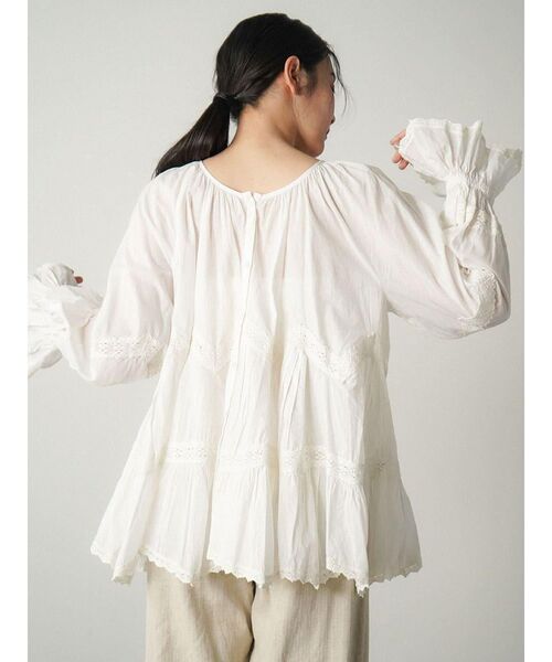 FIKA.(フィーカ)の「2way lace switching blouse(シャツ/ブラウス・レディース・ブラック/ホワイト・FREE)」の17枚目の写真
