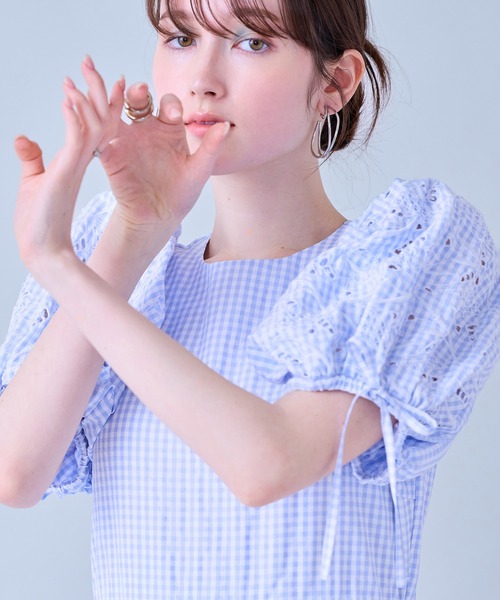 Audie a Muses(オーディアミューズ)の「フラワー刺繍ティアードワンピース(ワンピース・レディース・ブラック/ブルー・36/38/42)」の12枚目の写真