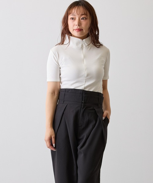 H.TOKYO(エイチトウキョウ)の「ハイネックジップアップハーフスリーブトップス(Tシャツ/カットソー・レディース・ブラック/ホワイト・SMALL/MEDIUM/LARGE)」の4枚目の写真