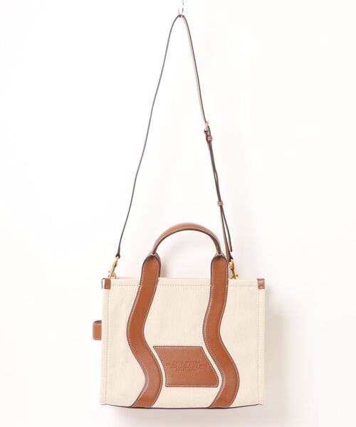 MARC JACOBS(マークジェイコブス)の「【NEW】THE WAVY CANVAS MEDIUM TOTE BAG/ウェイビー キャンバス ミディアム トートバッグ(ショルダーバッグ・レディース・ベージュ系その他・ONE SIZE)」の9枚目の写真