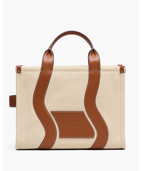 MARC JACOBS(マークジェイコブス)の「【NEW】THE WAVY CANVAS MEDIUM TOTE BAG/ウェイビー キャンバス ミディアム トートバッグ(ショルダーバッグ・レディース・ベージュ系その他・ONE SIZE)」の3枚目の写真