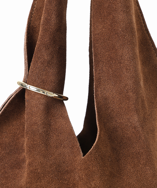 AULENTTI(オウレンティ)の「《NOBLE別注》AULENTTI/オウレンティ スウェードワンハンドルBAG(ショルダーバッグ・レディース・ベージュ/ブラウン・FREE)」の3枚目の写真
