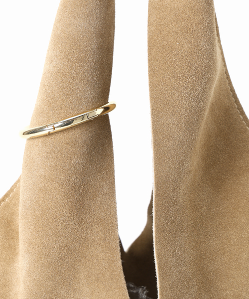 AULENTTI(オウレンティ)の「《NOBLE別注》AULENTTI/オウレンティ スウェードワンハンドルBAG(ショルダーバッグ・レディース・ベージュ/ブラウン・FREE)」の5枚目の写真