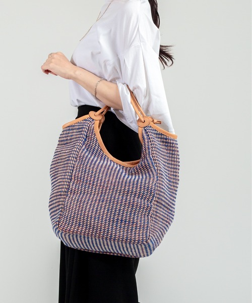 TARANGO(タランゴ)の「【TARANGO】麻ジュート×本革バッグ トートバッグ 肩掛け(かごバッグ・レディース・ブラック×ホワイト/ブラウン系その他/ブルー系その他/ナチュラル・FREE)」の21枚目の写真