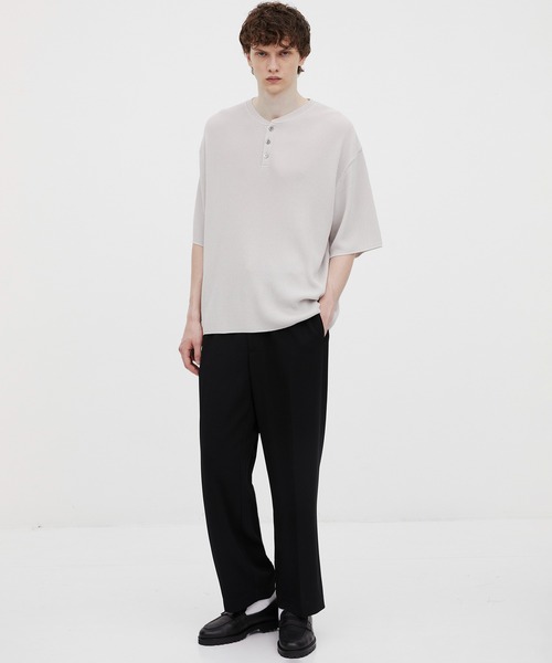 UNITED TOKYO(ユナイテッドトウキョウ)の「【MADE IN JAPAN】18Gコンパクトコットン ワッフルヘンリーTシャツ |通気性/吸水性/伸縮性/軽量性/夏服/べた付き防止(Tシャツ/カットソー・メンズ・ネイビー/ブラック/ライトグレー・1/2)」の9枚目の写真
