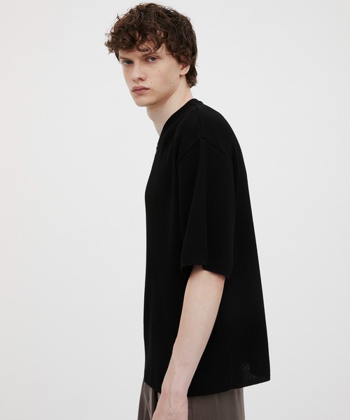 UNITED TOKYO(ユナイテッドトウキョウ)の「【MADE IN JAPAN】18Gコンパクトコットン ワッフルヘンリーTシャツ |通気性/吸水性/伸縮性/軽量性/夏服/べた付き防止(Tシャツ/カットソー・メンズ・ネイビー/ブラック/ライトグレー・1/2)」の12枚目の写真