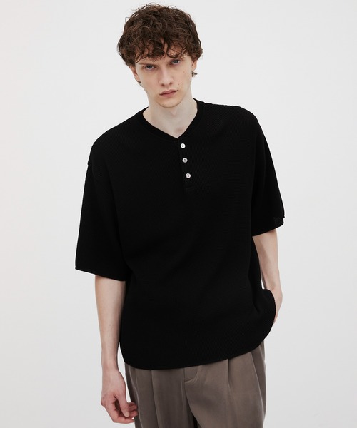 UNITED TOKYO(ユナイテッドトウキョウ)の「【MADE IN JAPAN】18Gコンパクトコットン ワッフルヘンリーTシャツ |通気性/吸水性/伸縮性/軽量性/夏服/べた付き防止(Tシャツ/カットソー・メンズ・ネイビー/ブラック/ライトグレー・1/2)」の11枚目の写真