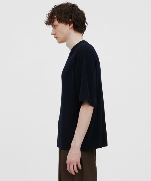 UNITED TOKYO(ユナイテッドトウキョウ)の「【MADE IN JAPAN】18Gコンパクトコットン ワッフルヘンリーTシャツ |通気性/吸水性/伸縮性/軽量性/夏服/べた付き防止(Tシャツ/カットソー・メンズ・ネイビー/ブラック/ライトグレー・1/2)」の4枚目の写真