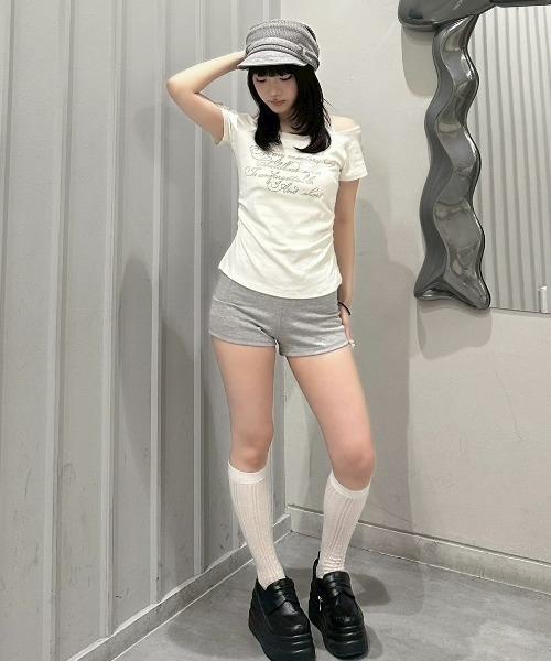 Never mind the XU / Chikashitsu+(ネバーマインド ザ エックスユー / チカシツプラス)の「【nmtc+】Bijou Halter Layered Tee / 【エヌエムティーシープラス】ビジューホルターレイヤードTシャツ(Tシャツ/カットソー・レディース・グレー/チャコール/ホワイト・ONE SIZE)」の10枚目の写真