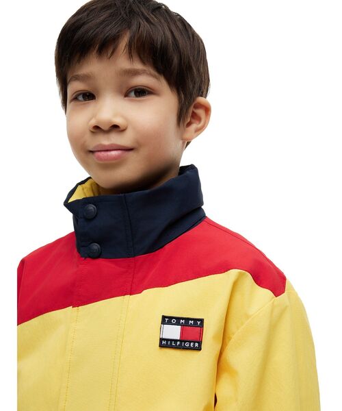 TOMMY HILFIGER(トミーヒルフィガー)の「BOYS レガッタカラーブロックジャケット(ナイロンジャケット・キッズ・マルチ・130cm/160cm/140cm/150cm)」の5枚目の写真