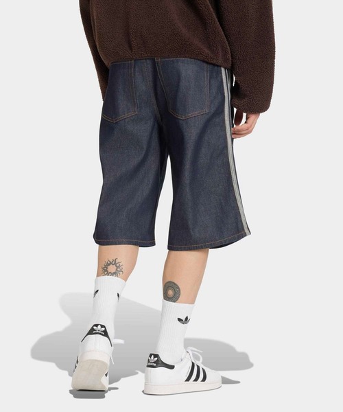 adidas(アディダス)の「ファイヤーバード アディカラー ジョーツ ミッドライズ ストレートレッグ / ハーフパンツ / アディダスオリジナルス adidas Originals(デニムパンツ・メンズ・ブルー・35inch/34inch/32inch/30inch/28inch/38inch/37inch/36inch)」の2枚目の写真