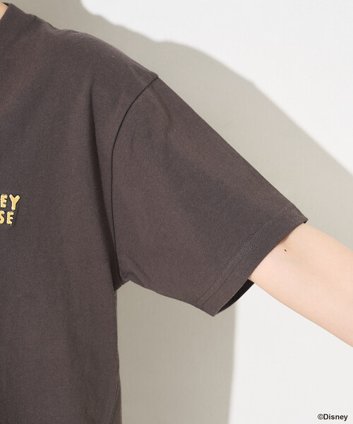 FREAK'S STORE(フリークスストア)の「【MICKEY MOUSE】レトロ バックプリントTシャツ(Tシャツ/カットソー・レディース・オフホワイト/レモンイエロー/チャコール・SMALL/MEDIUM)」の11枚目の写真