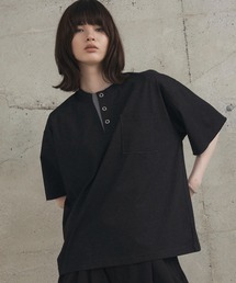 Confirm（コンファーム）の「コントラストカラー ヘンリーネックTシャツ   Contrast Color Henley Neck T-shirt メンズ ウィメンズ ユニセックス（Tシャツ/カットソー）」