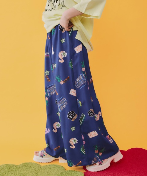 ScoLar(スカラー)の「462004:仲宗根泉(HY)コラボ アメリカン風ポップ総柄パンツ(その他パンツ・レディース・ブラック/ブルー・M)」の19枚目の写真