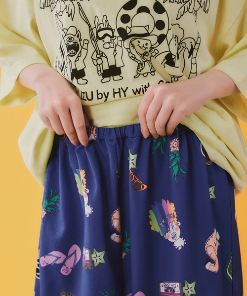 ScoLar(スカラー)の「462004:仲宗根泉(HY)コラボ アメリカン風ポップ総柄パンツ(その他パンツ・レディース・ブラック/ブルー・M)」の21枚目の写真