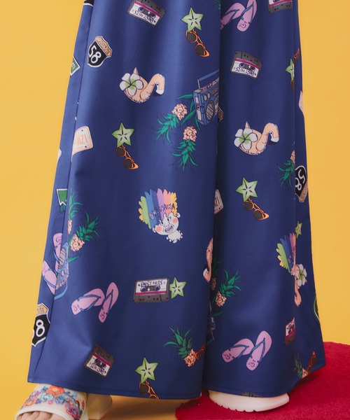 ScoLar(スカラー)の「462004:仲宗根泉(HY)コラボ アメリカン風ポップ総柄パンツ(その他パンツ・レディース・ブラック/ブルー・M)」の22枚目の写真