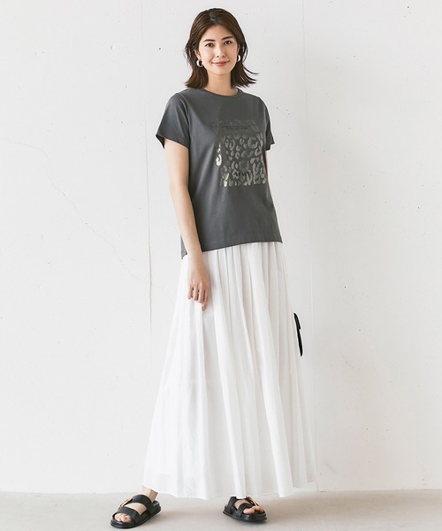DoCLASSE( ドゥクラッセ)の「コットン混・グラフィックTシャツ(Tシャツ/カットソー・レディース・ホワイト×ブラック/ホワイト/ネイビー/ブルーグレー/ダークブラウン/チャコール/ライトグレー・3L/LL/S/M/L)」の15枚目の写真