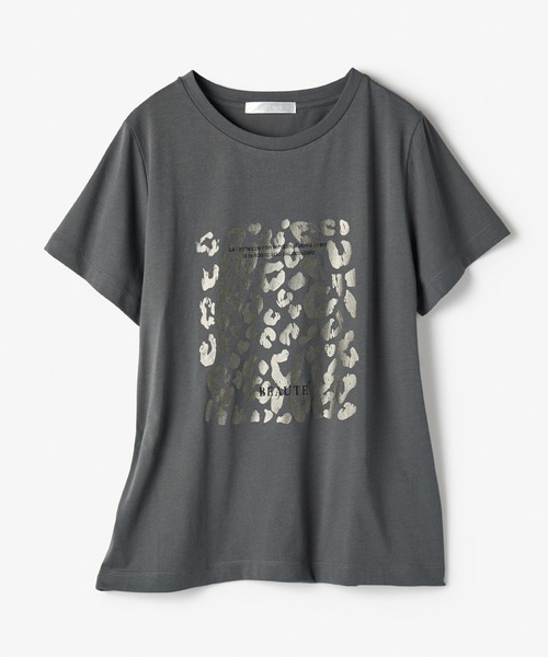 DoCLASSE( ドゥクラッセ)の「コットン混・グラフィックTシャツ(Tシャツ/カットソー・レディース・ホワイト×ブラック/ホワイト/ネイビー/ブルーグレー/ダークブラウン/チャコール/ライトグレー・3L/LL/S/M/L)」の17枚目の写真