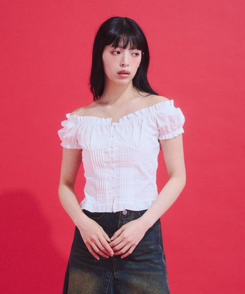 GAB GAB(ガブガブ)の「Shirred Off-Shoulder Blouse/シャーリングオフショルブラウス(シャツ/ブラウス・レディース・ホワイト・FREE)」の5枚目の写真