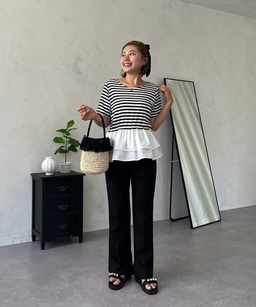 prose verse（プロズヴェール）の「【MOMO】裾フリルドッキングペプラムTシャツ（Tシャツ/カットソー・レディース・オフホワイト/ブラック系その他/ブラック・LARGE/MEDIUM）」の4枚目の写真