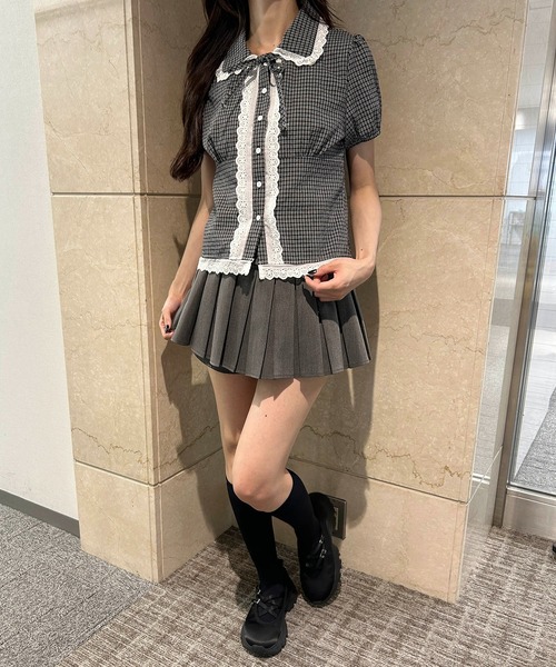 PHILLY(フィリー)の「《ソンス/韓国ガーリー》レースパイピングコンパクトシャツ(シャツ/ブラウス・レディース・ネイビー/アイボリー/ブラック・FREE)」の6枚目の写真