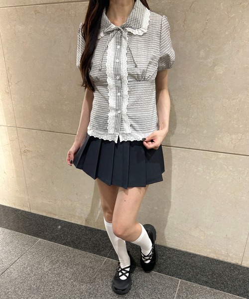 PHILLY(フィリー)の「《ソンス/韓国ガーリー》レースパイピングコンパクトシャツ(シャツ/ブラウス・レディース・ネイビー/アイボリー/ブラック・FREE)」の19枚目の写真